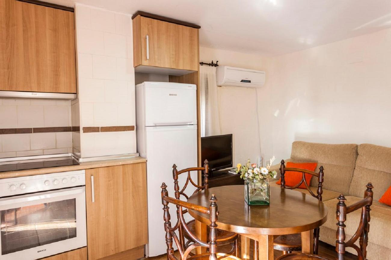Apartamentos Casa Samper Santa Eulalia de Gállego Chambre photo
