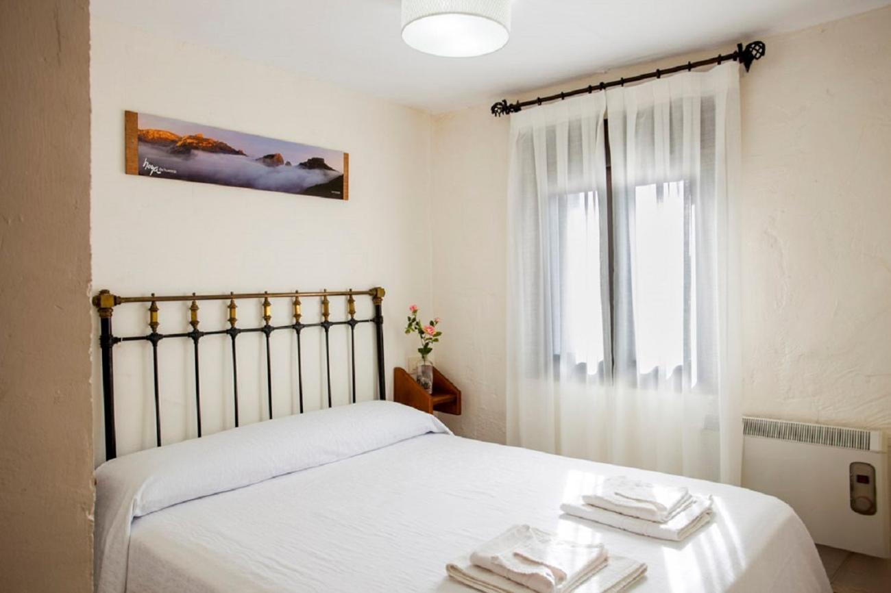 Apartamentos Casa Samper Santa Eulalia de Gállego Chambre photo