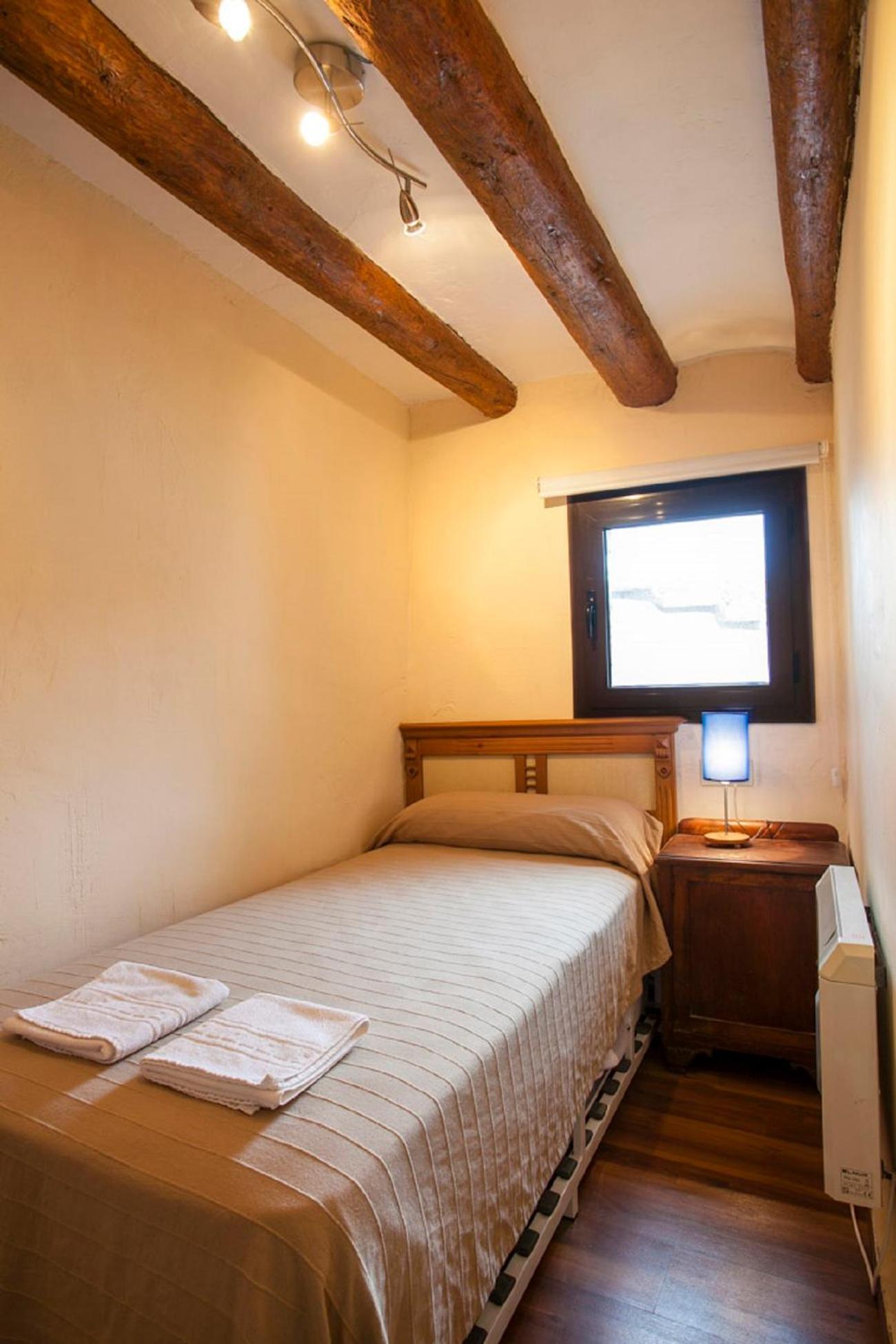 Apartamentos Casa Samper Santa Eulalia de Gállego Chambre photo